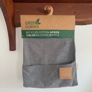 *Never opened* brand new apron
